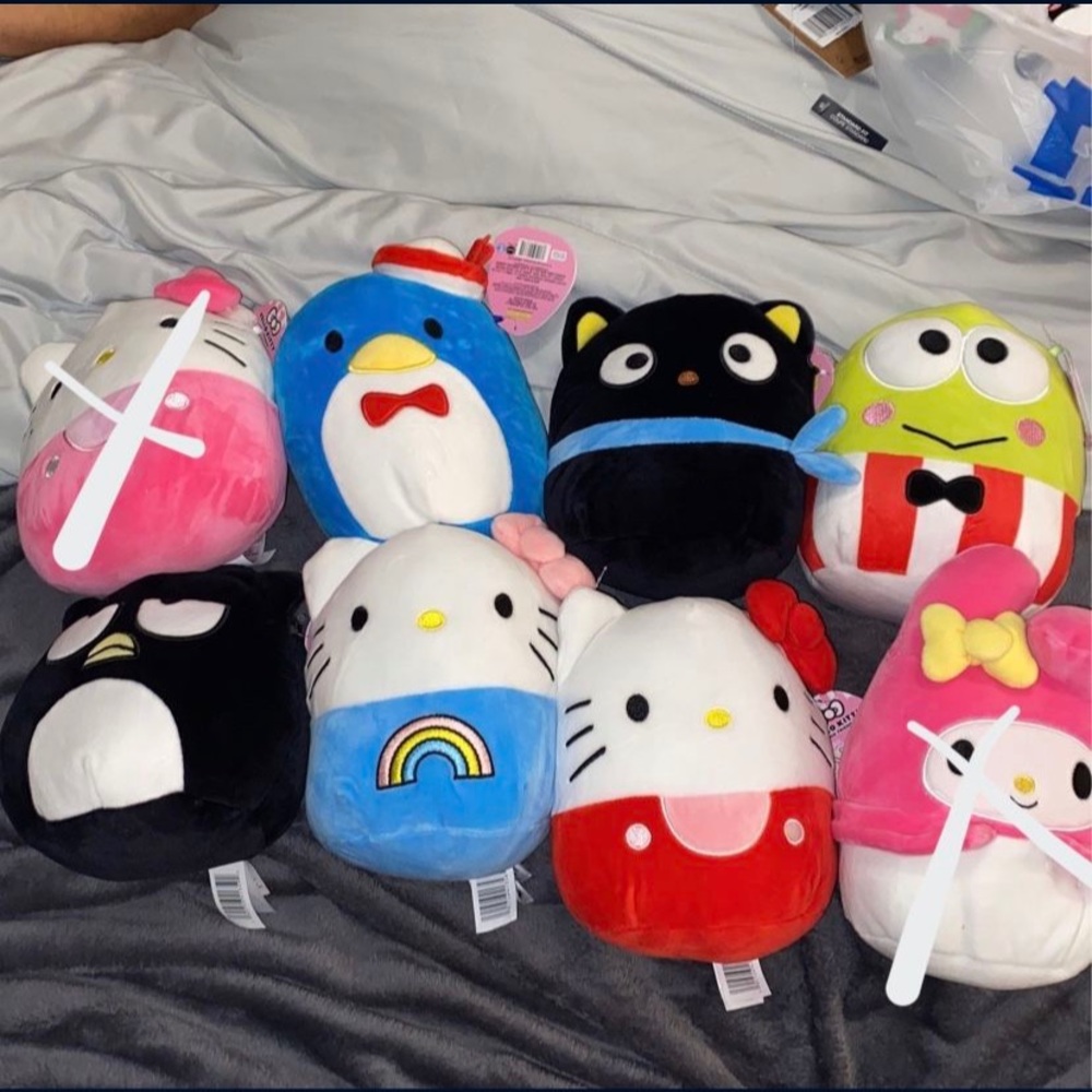 HELLO KITTY SQUISHMALLOWS SET